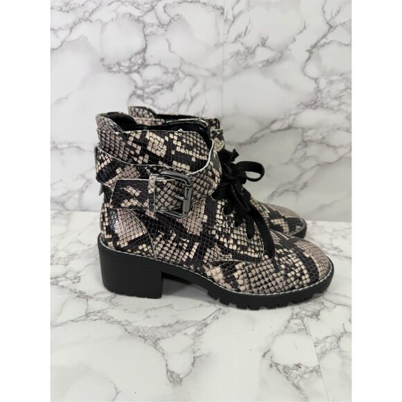 BCBGeneration Women’s Combat Boots sz 6 Snake Print NEW # bag 20-NN - Picture 5 of 10